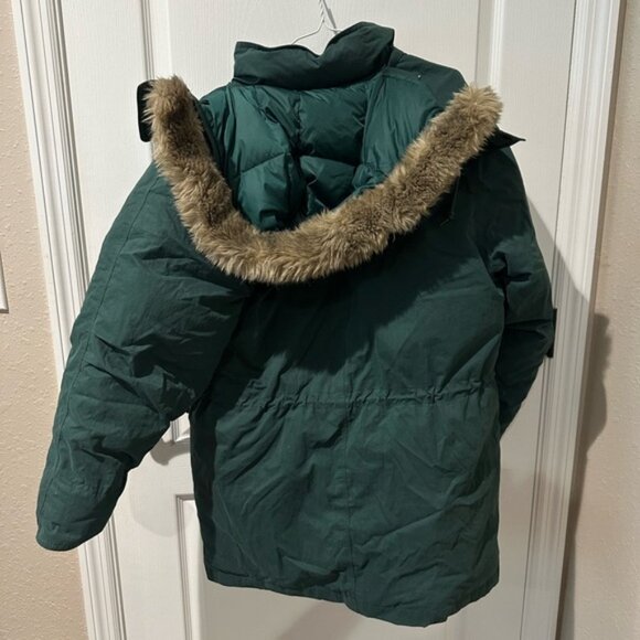L.L. Bean Ladies Green Goose Down Parka w/ Removable Fur Trimmed Hood - Picture 6 of 11